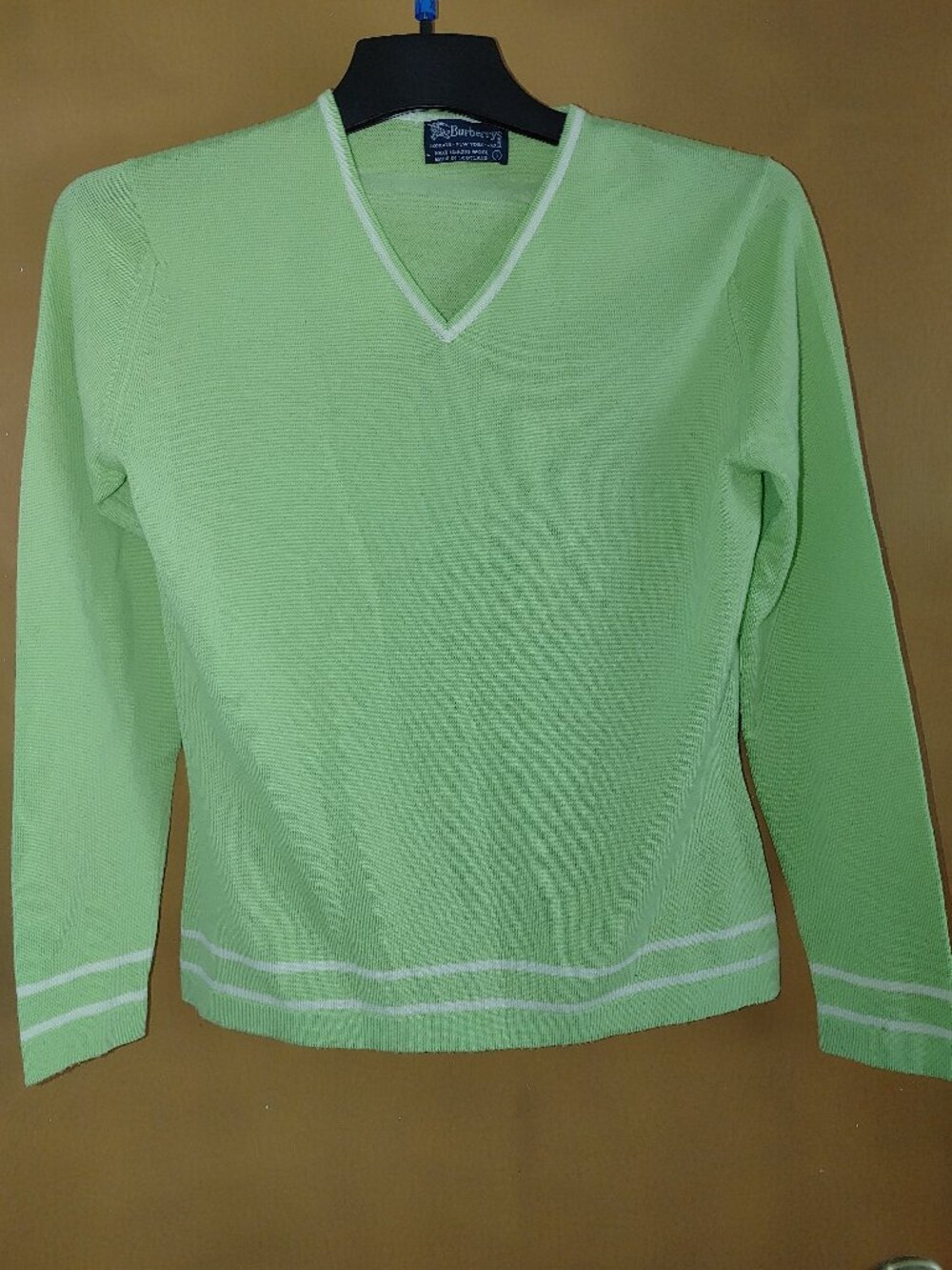 Vintage BURBERRYS Woman's 100% Wool Knit Sweater Size S Pre-owned
